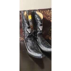 White Diamonds Men’s Size 9 Croc Belly Black Leather Cowboy Boots. With Box